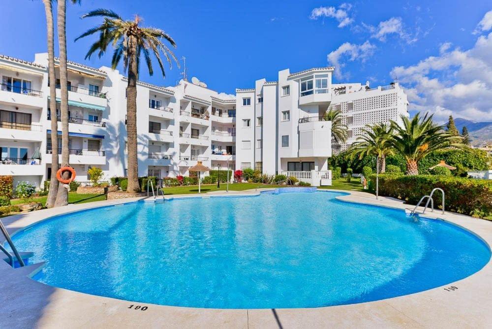 Las Palmeras Nerja Exterior photo