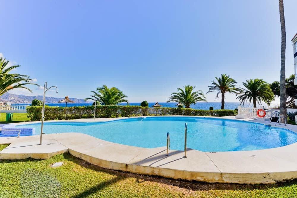 Las Palmeras Nerja Exterior photo
