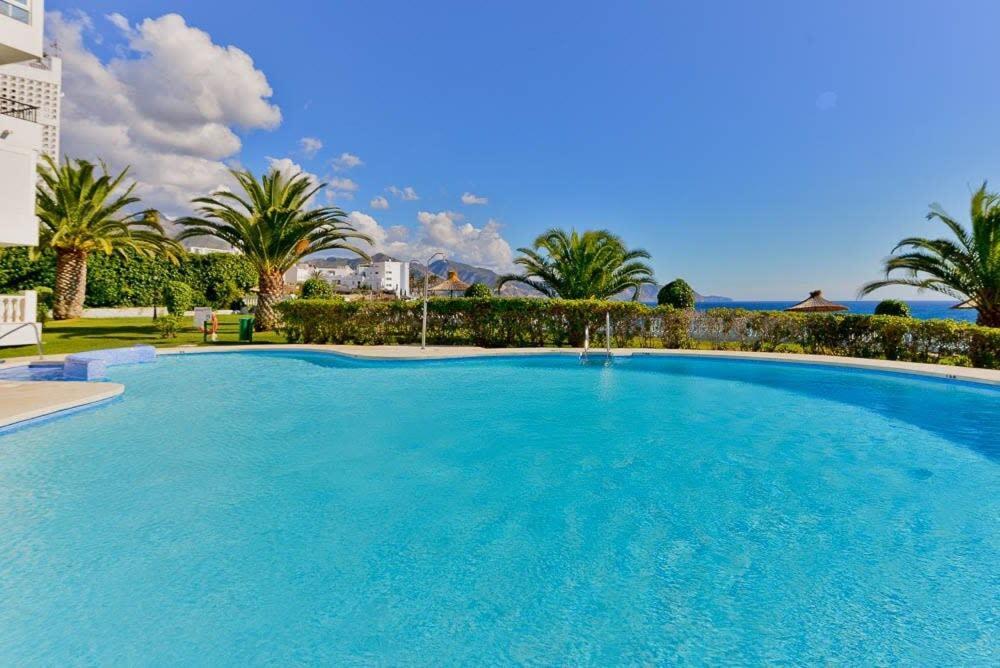 Las Palmeras Nerja Exterior photo