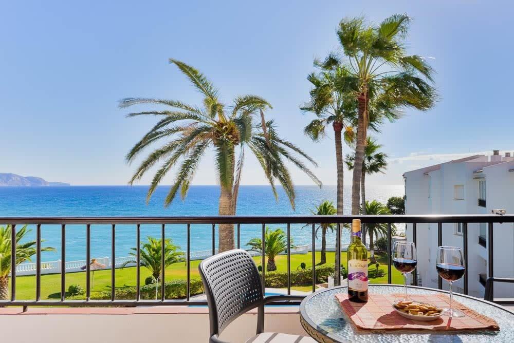 Las Palmeras Nerja Exterior photo